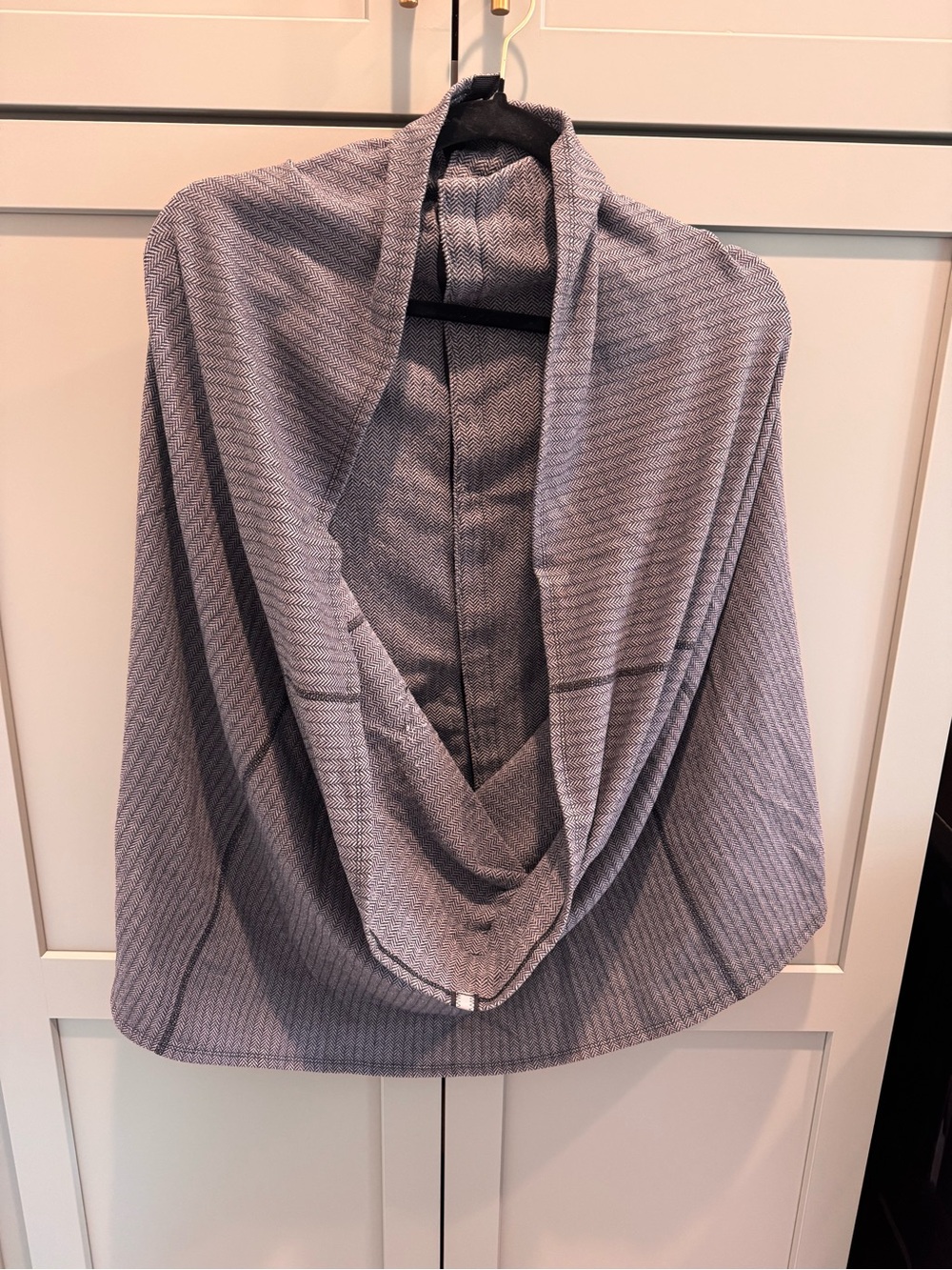 lululemon athletica gray striped scarf wrap